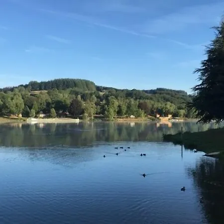 Au Vieux Logis 63 Alojamento de Acomodação e Pequeno-almoço Saint-Rémy-sur-Durolle