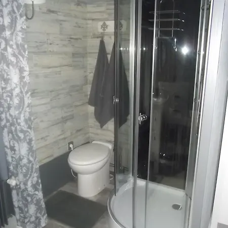 ベッド・アンド・ブレックファスト Au Vieux Logis 63 3*