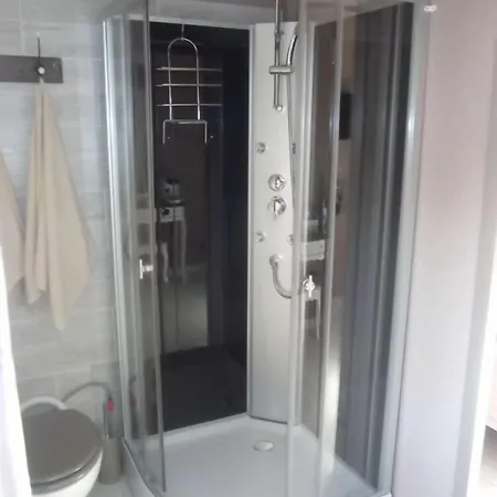 לינה וארוחת בוקר Au Vieux Logis 63 3*