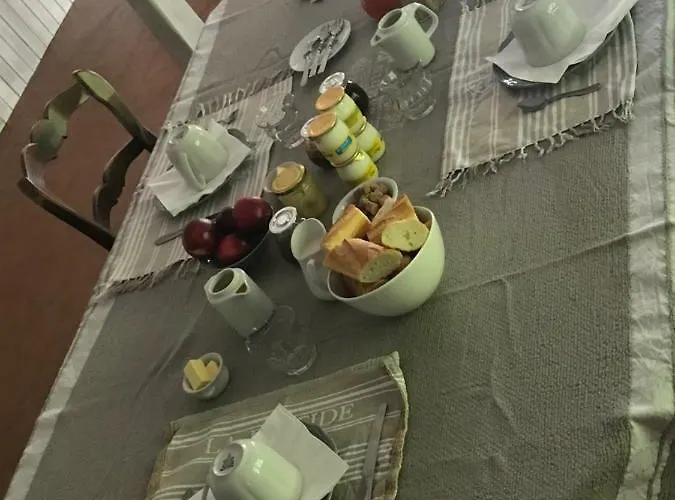 Au Vieux Logis 63 Frühstückspension Saint-Rémy-sur-Durolle